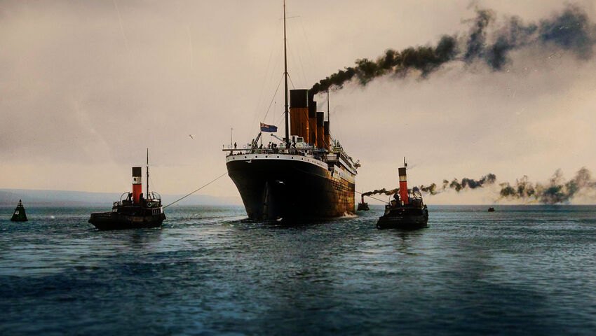 Historia: Titanic väreissä