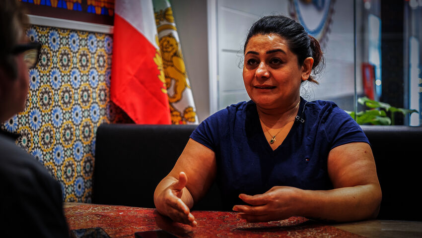 Somevaikuttaja Parvin Shokri: Olen erittäin huolissani  Iranissa olevista ihmisistä
