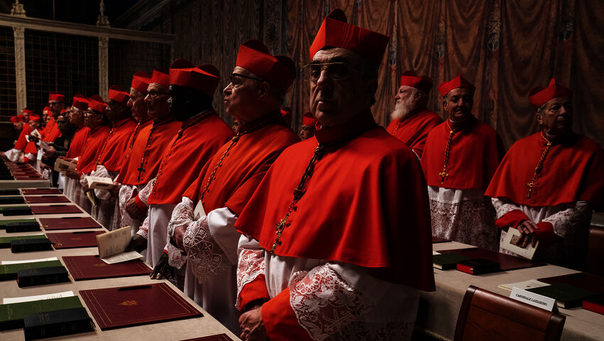 The New Pope - uusi paavi (12)