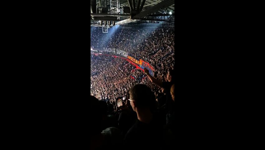 Tunnelmaa Partizan Belgardin Euroliiga-pelissä joulukuussa 2024