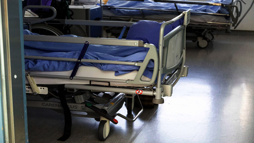 Sally Leskinen: Hyvinvointialueen henkilöstöstä olisi karsittava 65 prosenttia, jotta lakia voitaisiin noudattaa