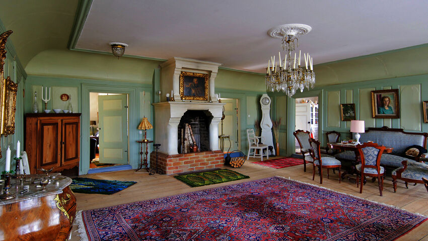 Talot huokuvat historiaa