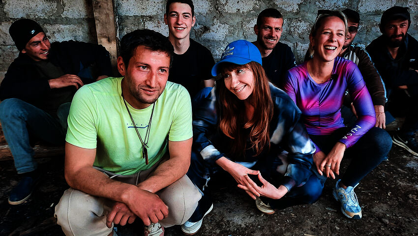 Hyvissä käsissä (12)