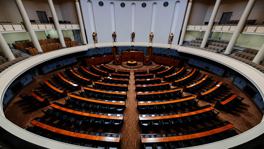Eduskunnan täysistunto 25.11.2025
