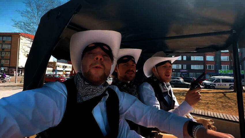 Daniel Ahola: Poliisia ja rosvoa (S)