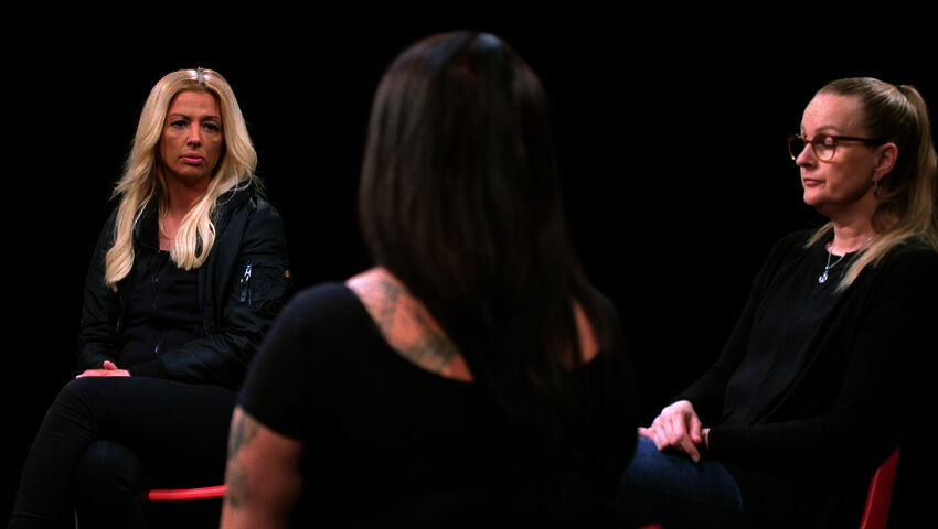 Äidit väkivallan varjossa (12)