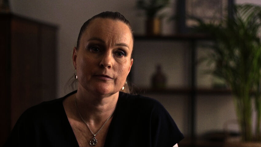 Äidit väkivallan varjossa (12)