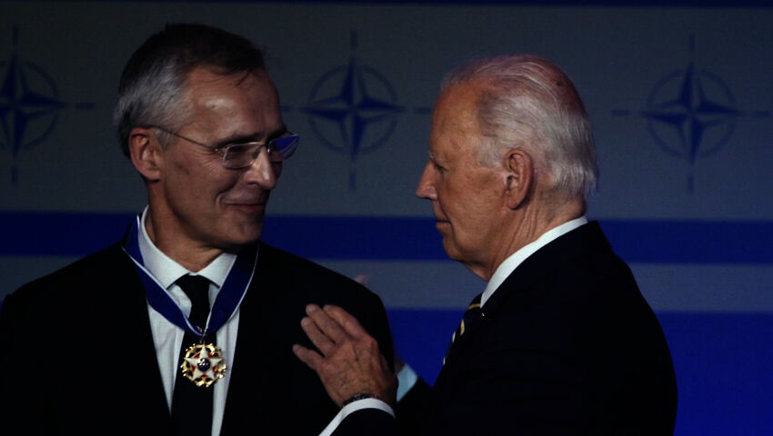 Ulkolinja: Sodan edessä (12)