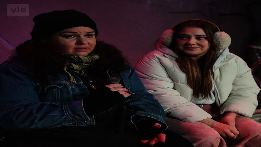 Vad handlar pjäsen "Vi ska ju bara cykla förbi" om?