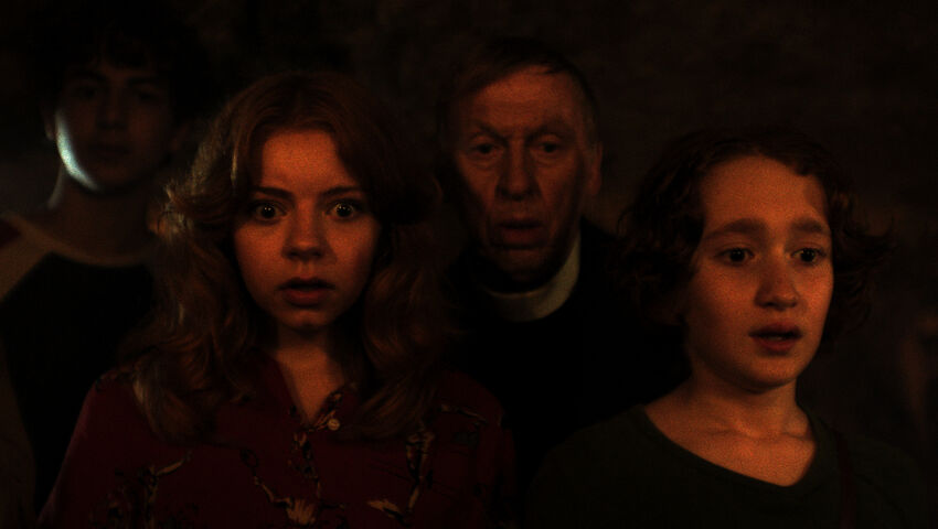 Pörriäinen lentää hämärissä (12)