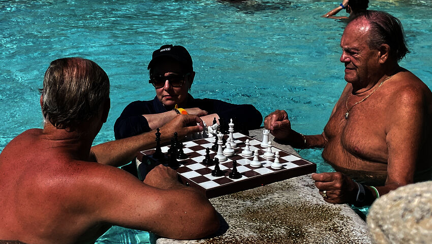 Sue Perkins: Pariisista Istanbuliin