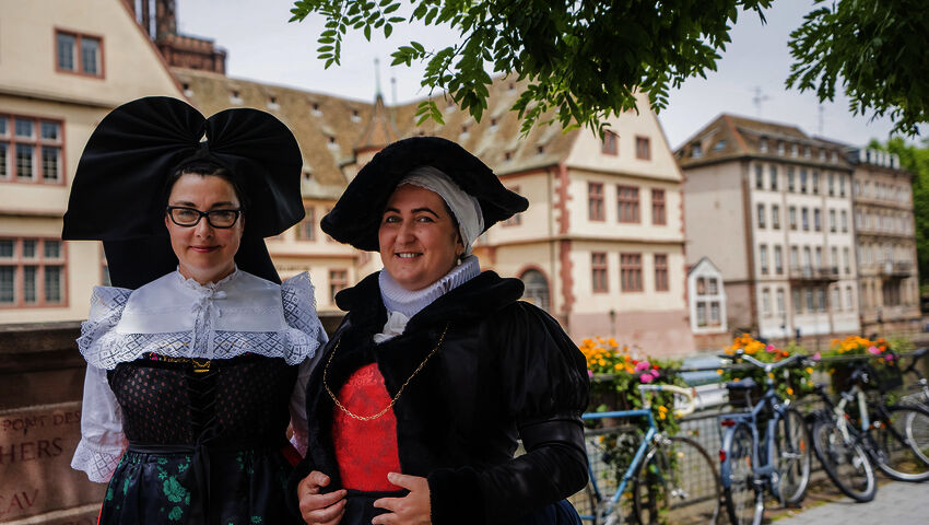 Sue Perkins: Pariisista Istanbuliin