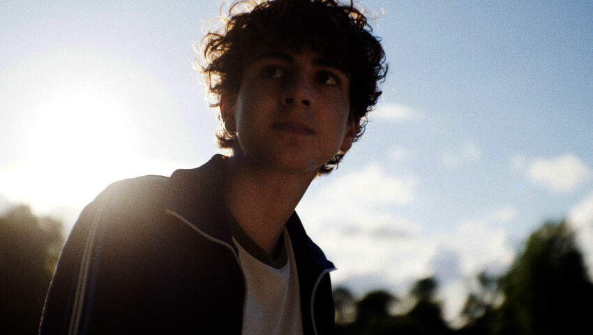 Pörriäinen lentää hämärissä (12)