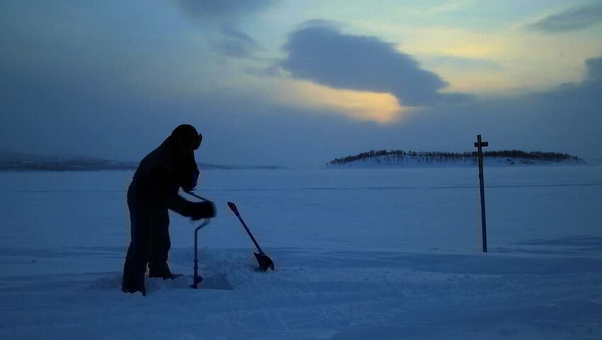 Tiettömän taipaleen takana
