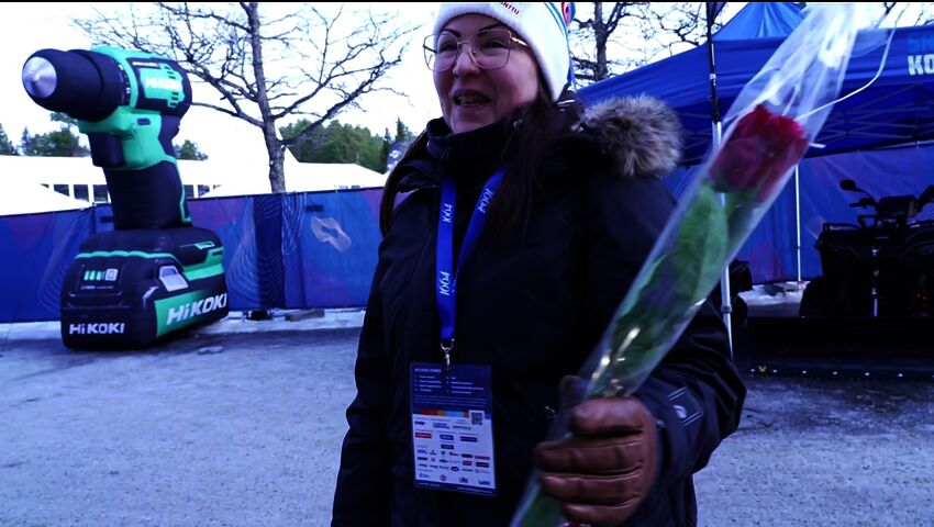 Krista Pärmäkoski yllätettiin ruusulla