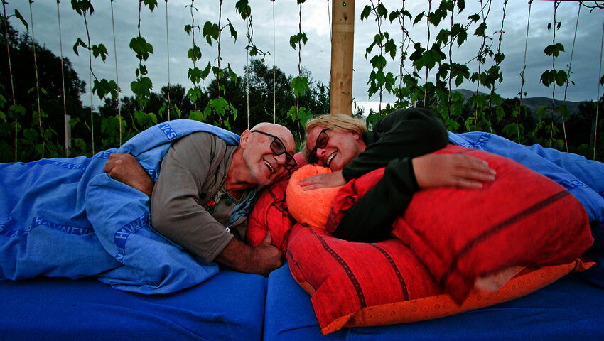 Tiettömän taipaleen takana