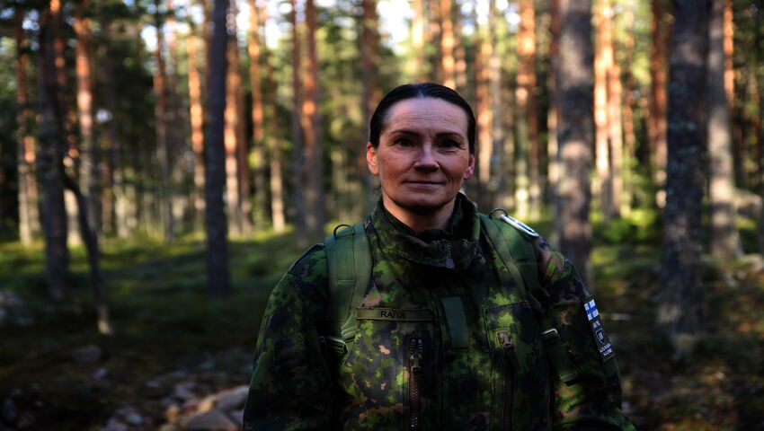 Vapaaehtoiseen maanpuolustuskoulutukseen hakeutui vuonna 2025 ennätyksellisen moni nainen