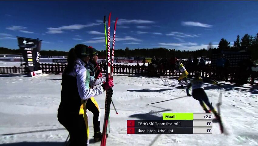 Vilma Ryytty kukisti Krista Pärmäkosken SM-viestin loppukiritaistossa