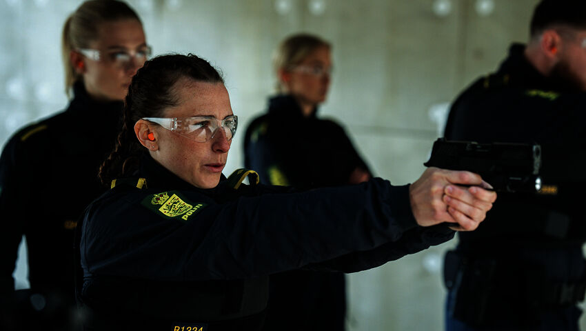 Poliisin väreissä (16)