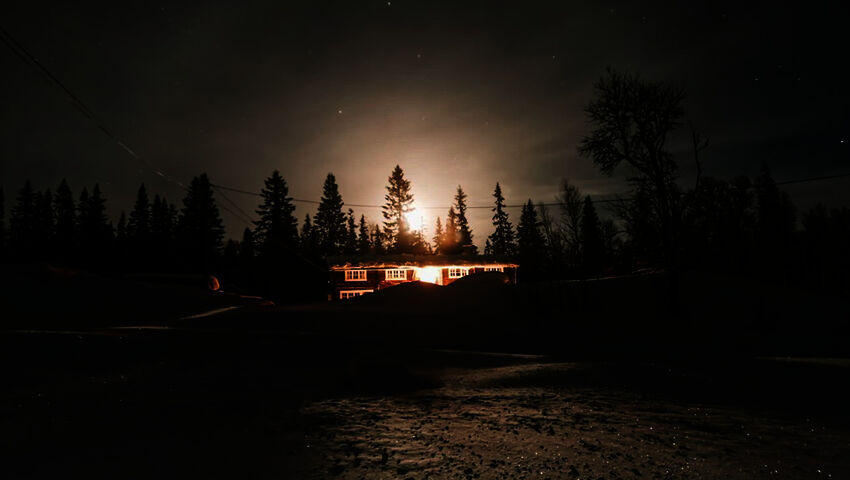 Tiettömän taipaleen takana