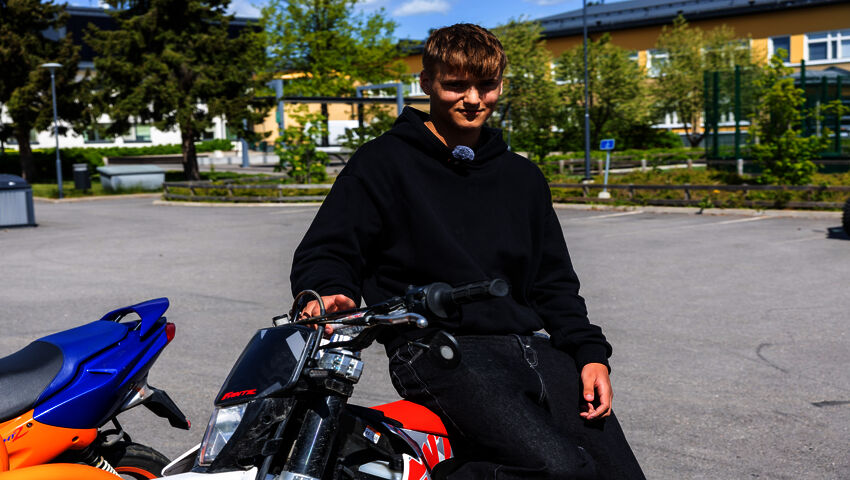 Ungdomar som behöver moped