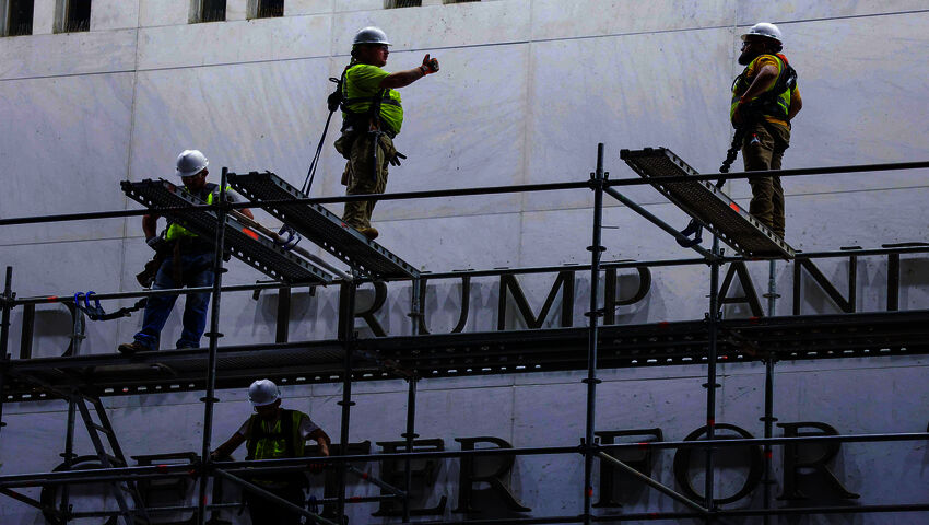 Trumps namn nedmonteras från Kennedy Center