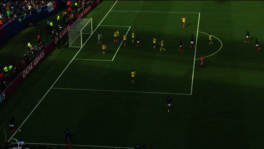 Kylian Mbappé för Frankrike upp i ledning