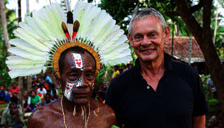 Martin Clunes saarimatkoilla
