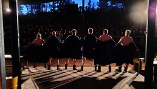 Yleisöennätys Miinan Montussa: The Full Monty uppoaa mieskatsojiin