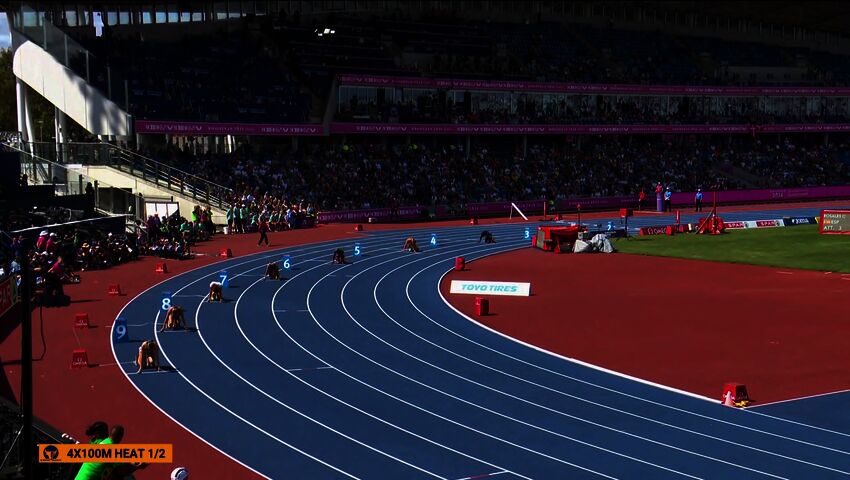 Suomen nelikko naisten 4x100 metrin viestin alkuerässä