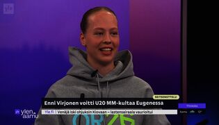Tuore maailmanmestari Enni Virjonen askartelee vihkoja – "Jää muistoja kisoista"