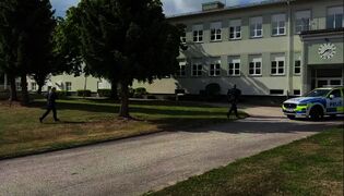 Ruotsissa miekkaisku lukiossa: useita haavoittuneita
