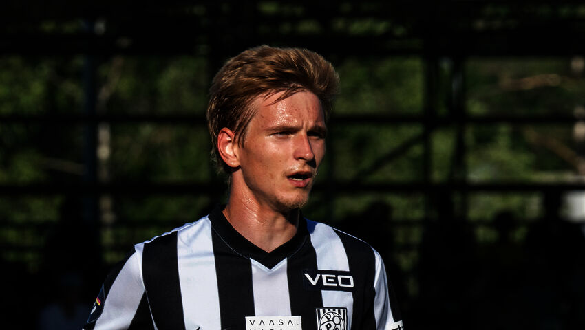 Simon Lindholm vie VPS:n johtoon
