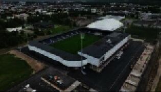 Tässä se nyt on. Suomen uusin jalkapallostadion täällä Oulun Heinäpäässä.