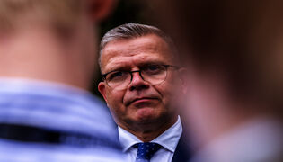 Kokoomuksen eduskuntaryhmä kokoustaa