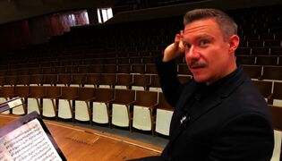 Konserttimestari Matti Koponen kertoo akustiikkaeroista