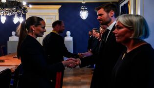 Uusi kuningas Haakon esiintyi ensimmäisen kerran julkisuudessa