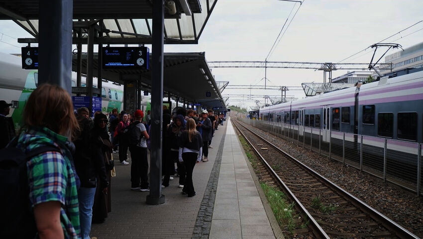 Junaliikenne keskeytynyt Helsingin Pasilan ja Vantaan Tikkurilan välillä