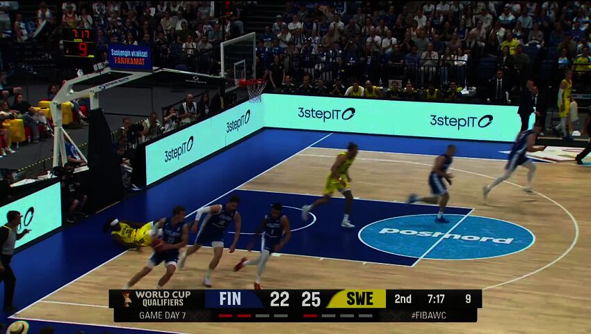 Mikael Jantunen torjuu, Elias Valtonen upottaa kolmosen