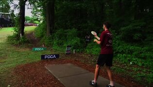 Silas Schultzin ja Rainer Balodisin taisto frisbeegolfin MM-kullasta jatkoväylällä