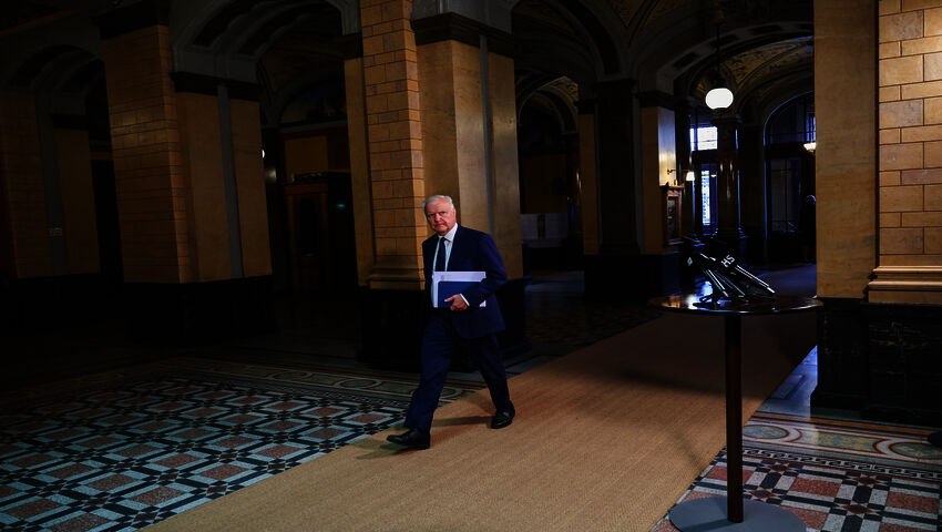 Olli Rehn: Talouden sopeuttamista jatkettava