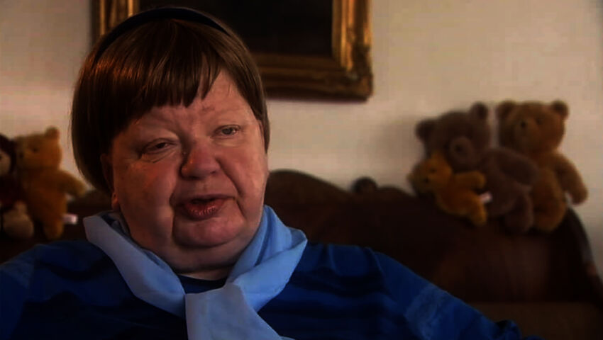 Ammatti: kirjailija: Elina Karjalainen