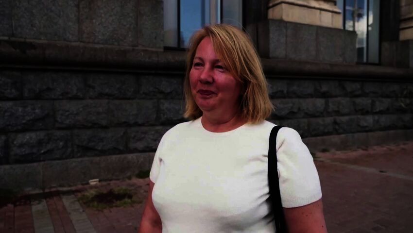 Kiovalainen Julia sanoo, ettei enää välitä, jos kuolee iskussa