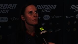 HIFK:n päävalmentaja Saara Kivenmäki pitää taklausuudistusta hyvänä