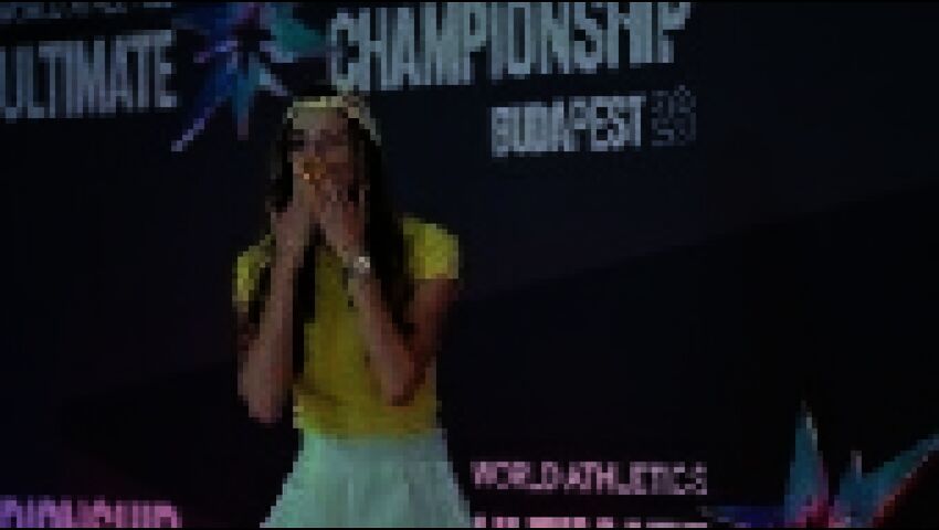 Yleisurheilijat ykköset päällä ennen Ultimate Championshipia.