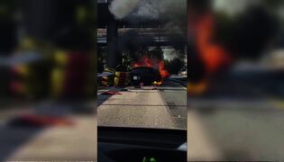 Sähköauto paloi Hämeenlinnanväylällä 