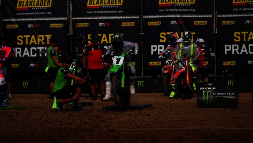 MM Motocross: Behind the Gate