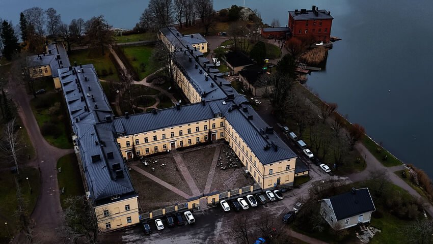 Helsingin kaupunginhallituksen kokouksessa päätettiin, että Lapinlahden alueen kehittäimstä jatketaan