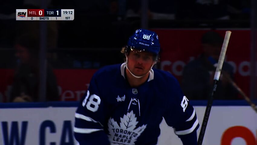 William Nylander laukoi NHL-kauden ensimmäisen maalin