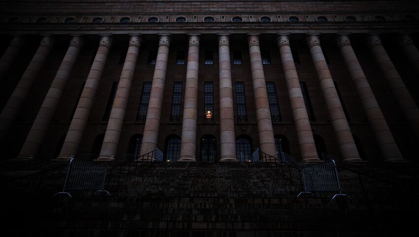 Eduskunnan tiedotustilaisuus turvallisuusaiheesta